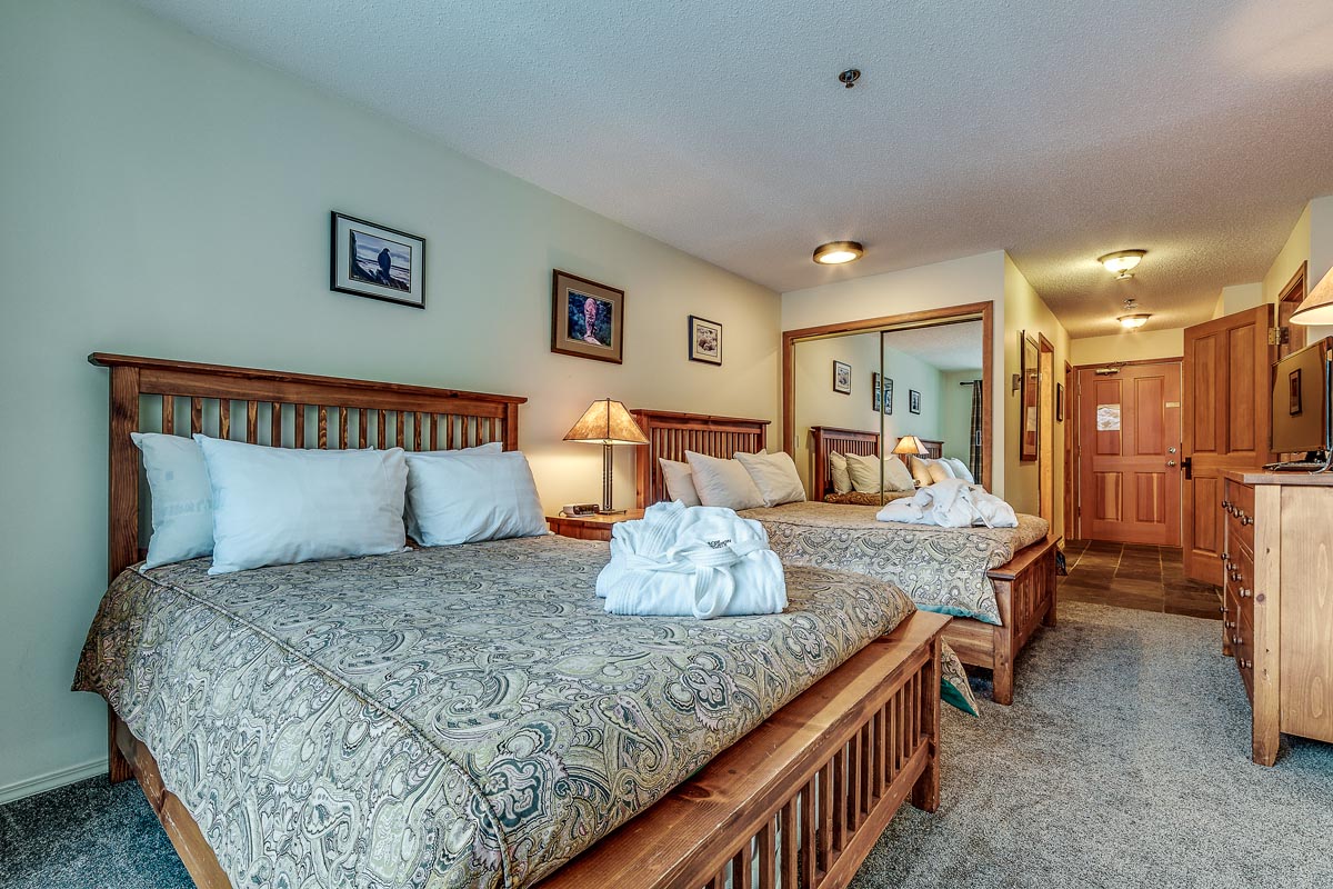 Master Bedroom with two Queen beds