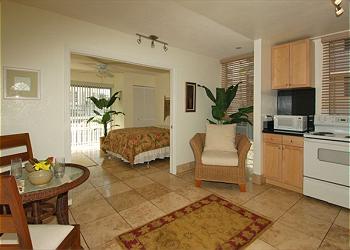Honolulu Condominium rental - Exterior Photo - One Bedroom Unit 302