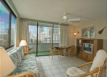 Dining Area & Lanai