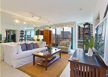 Luxurious Yet Comfortable Living Room