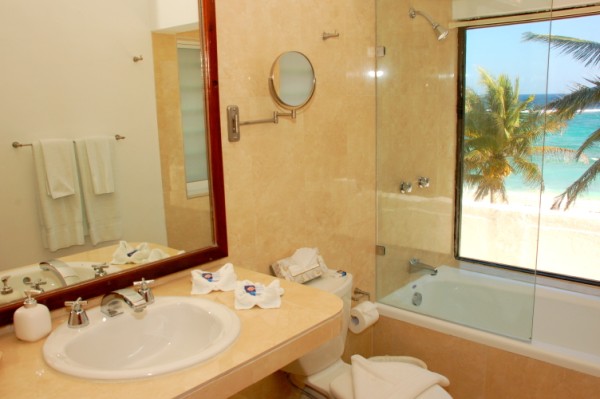 Upper master bathroom-Thumbnail