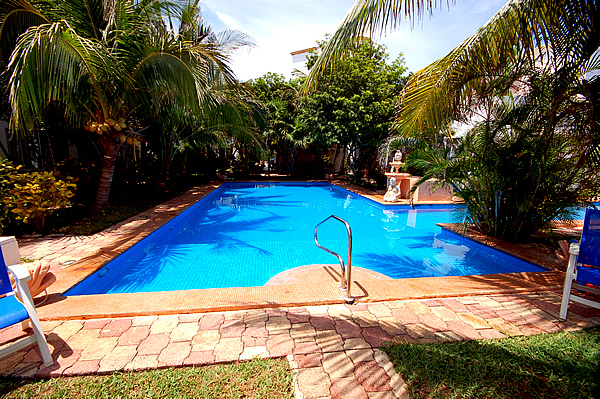 La Sirena Pool-Thumbnail
