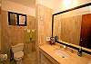 Guest Bathroom (North)-Thumbnail