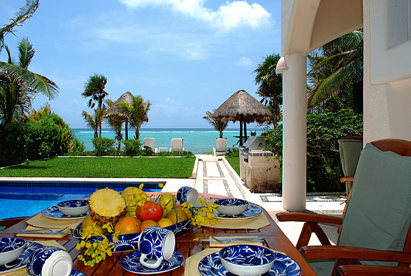 Casa del Conchas, Pool side patio-Thumbnail
