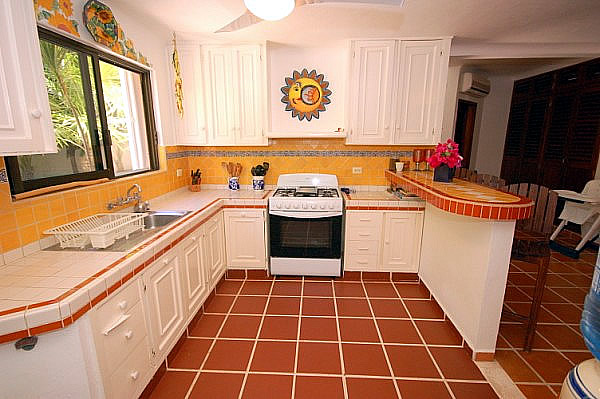 Casa Rosa, Full Kitchen-Thumbnail
