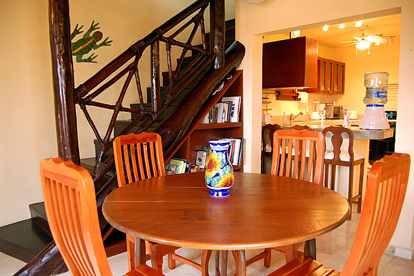Main House, Dining area.-Thumbnail