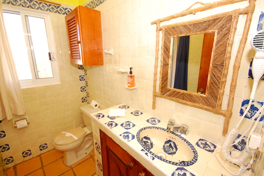 Master bathroom at La Sirena 14, Akumal-Thumbnail