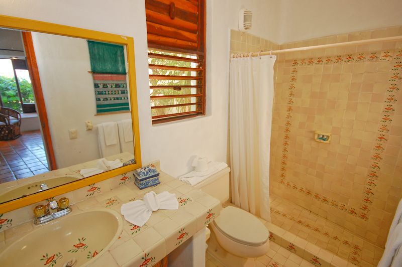 Lower guest bathroom at Quinta Del Mar, Yalku, Akumal-Thumbnail