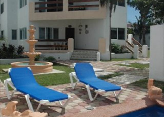 poolside-Thumbnail