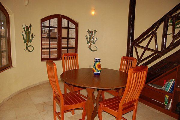 Main House Dining Area (2)-Thumbnail