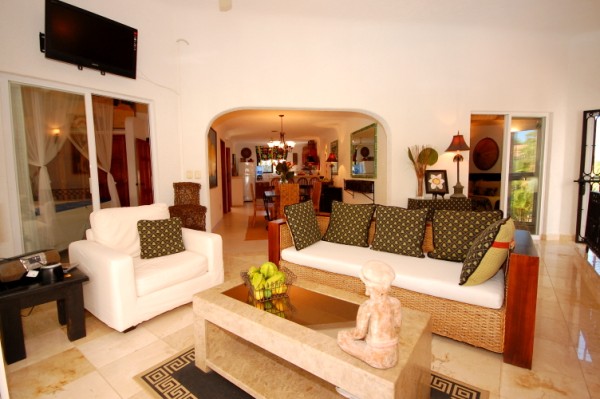 Seven Seas 4, living area. South Akumal.-Thumbnail