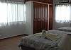 Guest bedroom with Queen and Twin beds-Thumbnail