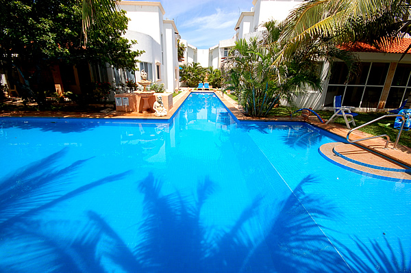 La Sirena Swimming Pool-Thumbnail