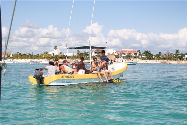 Akumal Snorkeling Boat-Thumbnail