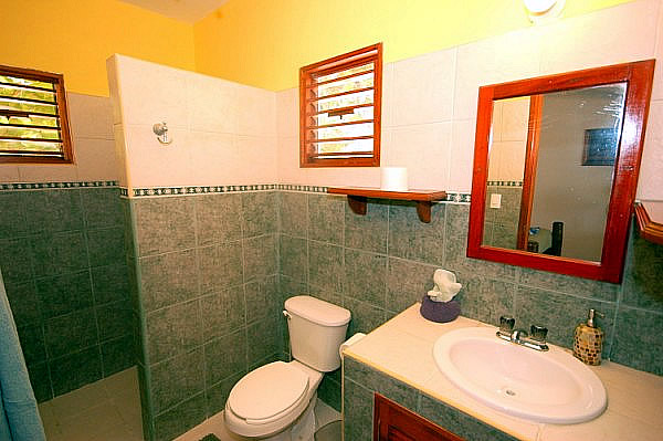 Canciones, Bathroom-Thumbnail