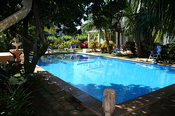 Garden Side Pool-Thumbnail