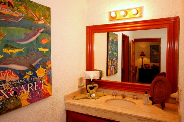 Seven Seas 4 guest bathroom. South Akumal-Thumbnail