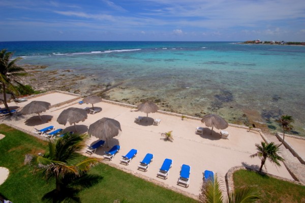 Beach area and reef at La Sirena 14, Half Moon Bay, Akumal-Thumbnail