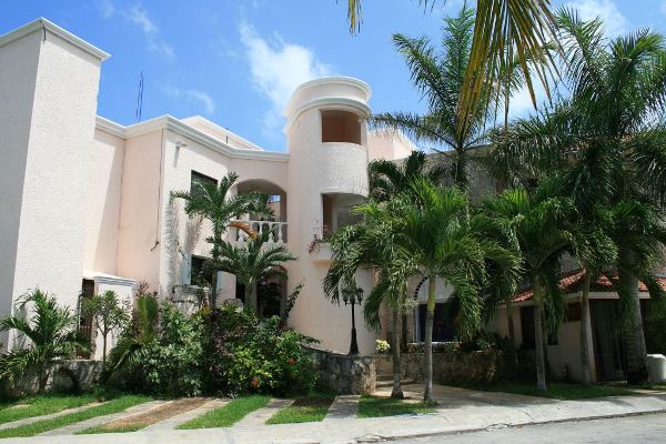 Exterior-Thumbnail