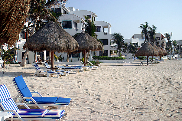 Luna Azul Beach Area-Original