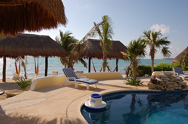 Beachside pool-Thumbnail