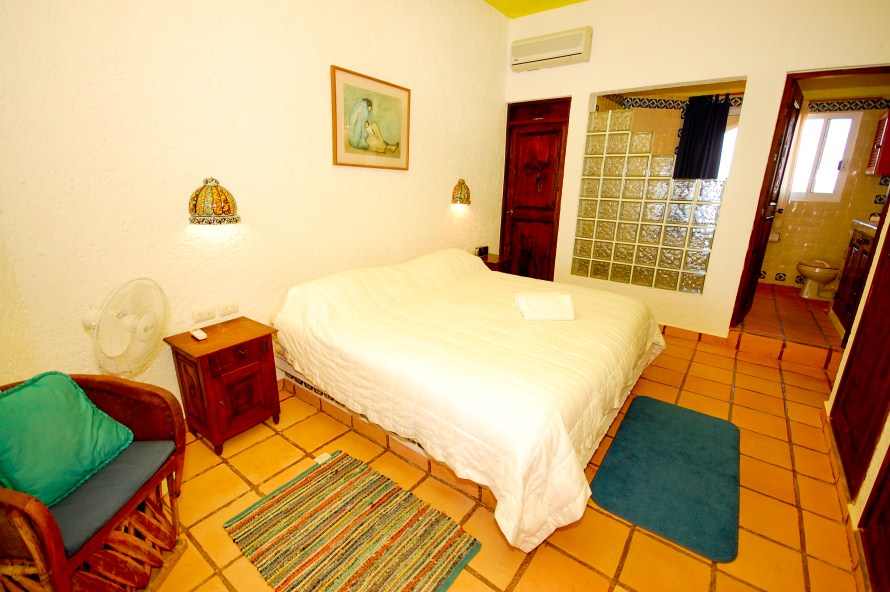 Master bedroom at La Sirena 14, Akumal-Thumbnail
