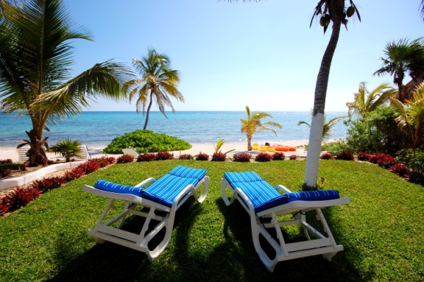 Seven Seas Sun Loungers, South Akumal-Thumbnail