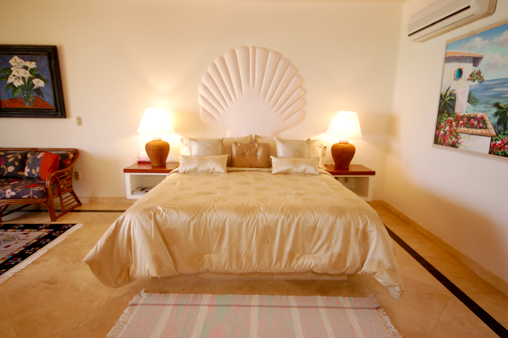 Casa de las Conchas, Master Bedroom-Thumbnail