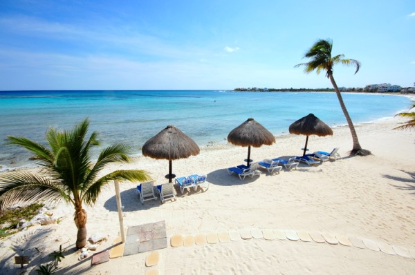 View of the beach from the terrace at Yool Caanal 3-Thumbnail