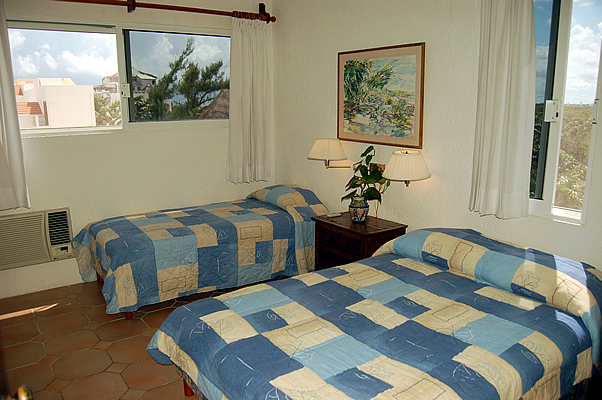 Upper Guest Bedroom-Thumbnail