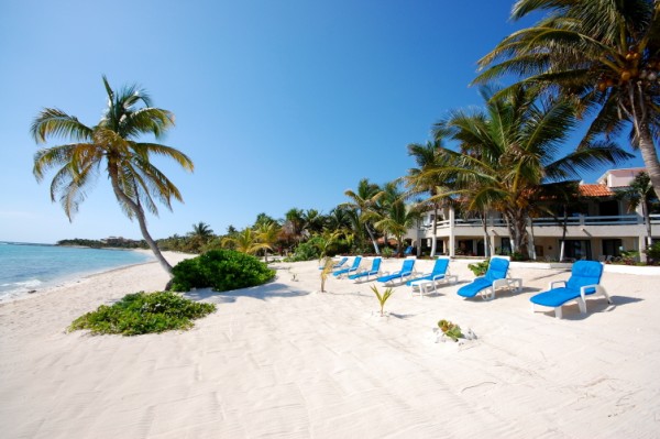 Seven Seas Caribbean beachfront and sun loungers. South Akumal-Thumbnail