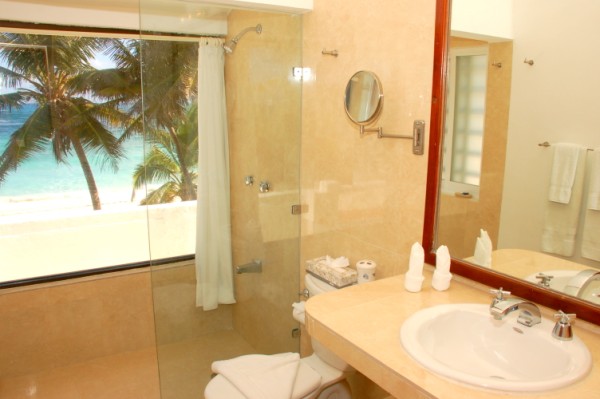 Upper guest bathroom-Thumbnail