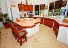Full Kitchen-Thumbnail
