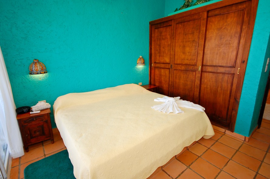 Guest bedroom at La Sirena 14, Akumal-Thumbnail