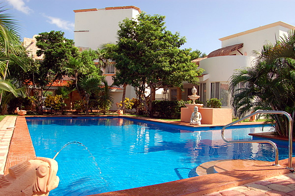 La Sirena Swimming Pool-Thumbnail