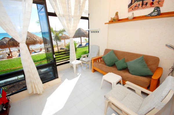 Sitting Area, La Iguana 1 Akumal-Thumbnail