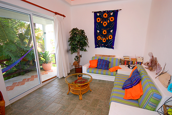 Pearl Moon, Living Area-Thumbnail