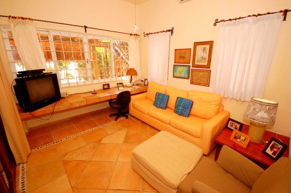 TV room / Study-Thumbnail