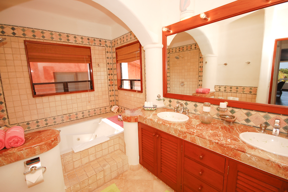 Casa de las Conchas Master Bath with Jacuzzi tub.-Thumbnail