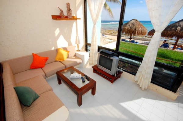 Living area with Great View! La Iguana 1 Akumal-Thumbnail