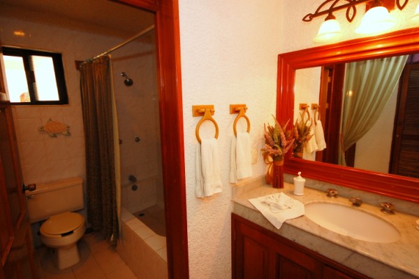 Seven Seas Condos #6 guest bathroom, South Akumal, Mexico-Thumbnail