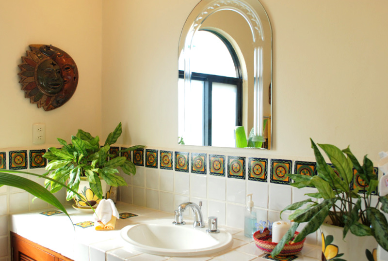 Upper garden view ensuite bathroom.  Casa San Francisco.-Thumbnail