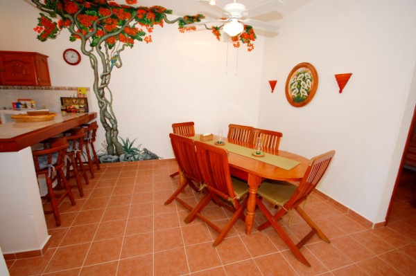 Dining area and breakfast bar. La Iguana 14, Akumal-Thumbnail