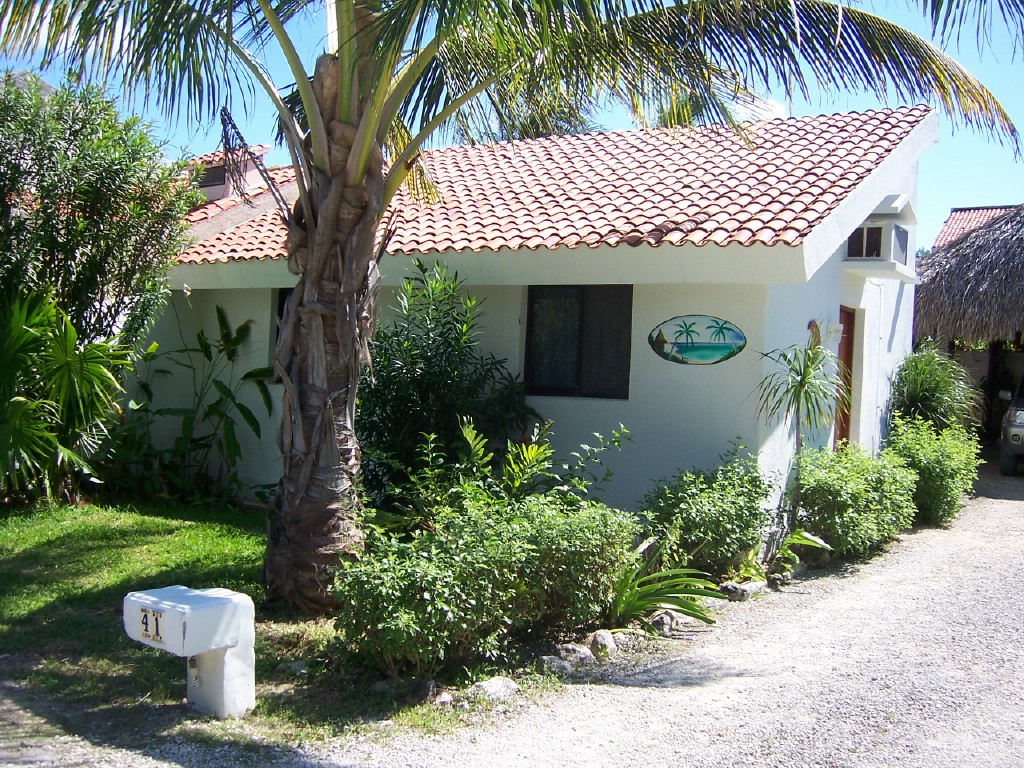 Exterior view of Casita Debita-Thumbnail