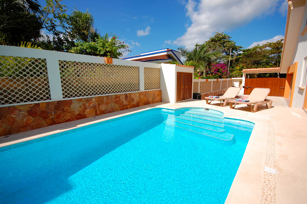 Relaxing by the pool at Villa Serenity, Aventuras Akumal-Thumbnail