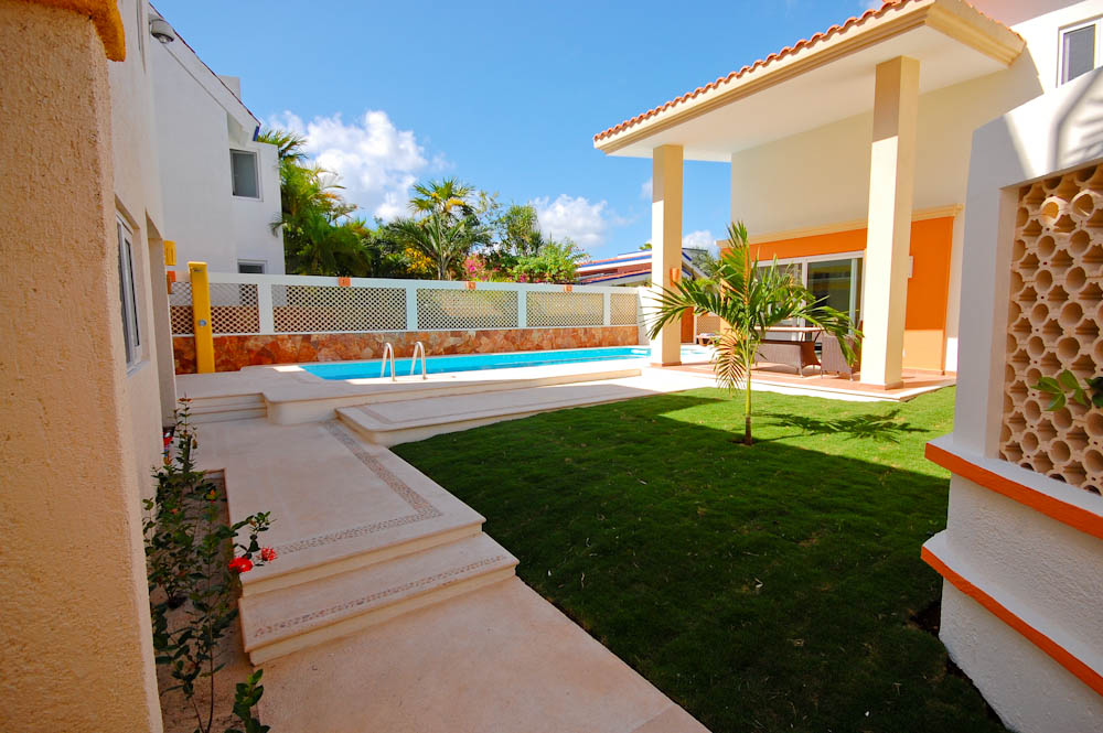 Distance from Villa Serenity to the pool.  Guests at Serenity ha-Thumbnail