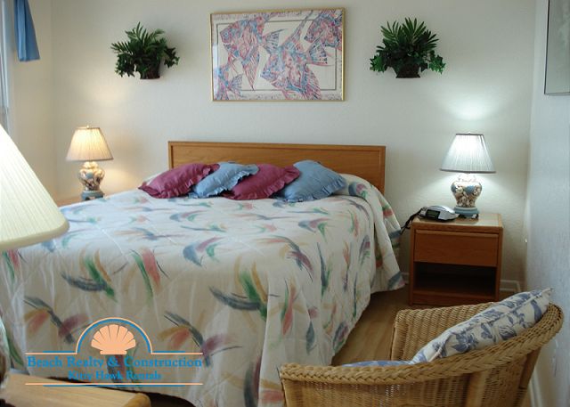 Queen Bedroom 2