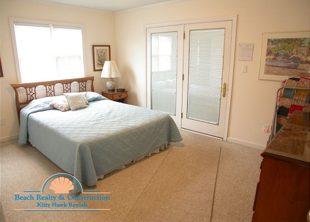 Queen Bedroom