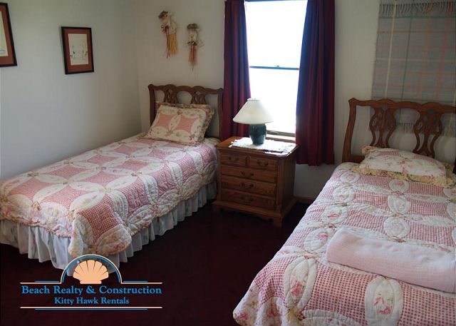 Twin Bedroom 2