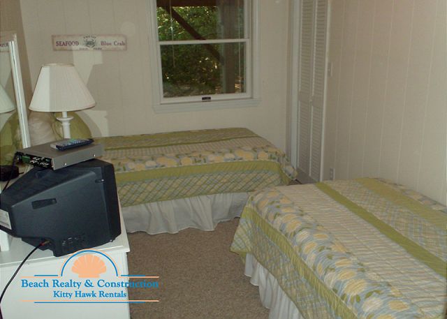 Twin Bedroom